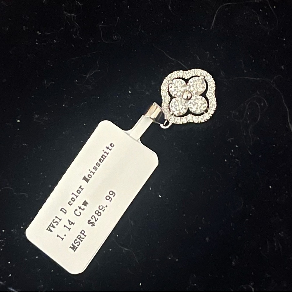 Small Dainty Clover Pendant Necklace - White/Silver